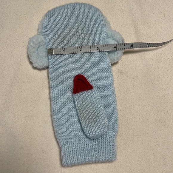 Bear mittens* - Picture 3 of 4